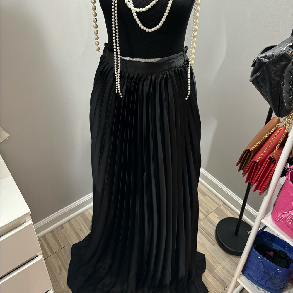 Black Pleated Maxi Skirt